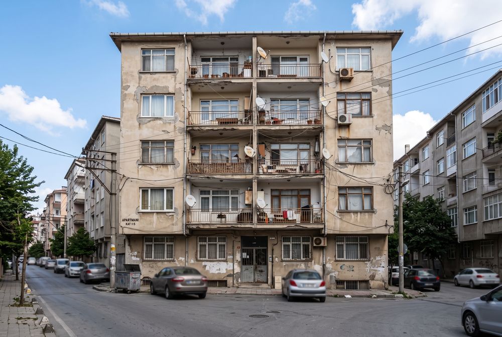 Dönüşüm öncesi eski bina